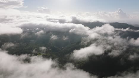 Tetas-De-Cayey-Puerto-Rico-Hoch-über-Den-Wolken-5k-Mavic-3-Cine-Drohne-Aufnahmen-7