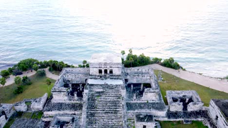 Caribbean-sea,-mexican-beach,-tulum,-archeological-zone