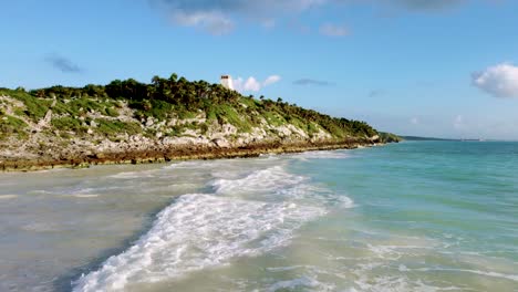 Caribbean-sea,-mexican-beach,-tulum,-archeological-zone