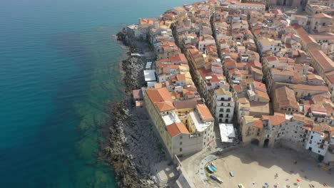 The-Edge-of-The-Port-of-Cefalu,-Sicily