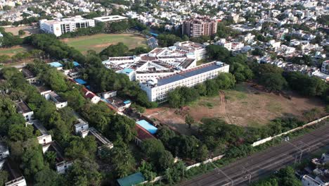 Loyola-College-Es-Una-Institución-De-Educación-Superior-Católica-Privada-Dirigida-Por-La-Sociedad-De-Jesús-En-Chennai,-Tamil-Nadu,-India