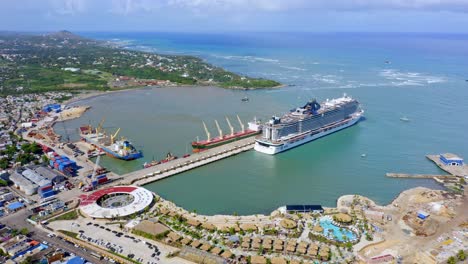 Cruise-ship-moored-in-tourist-port-of-Taino-bay,-Puerto-Plata-in-Dominican-Republic