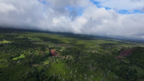 Vista-Aérea-De-Las-Montañas-De-La-Isla-Pico-En-Azores