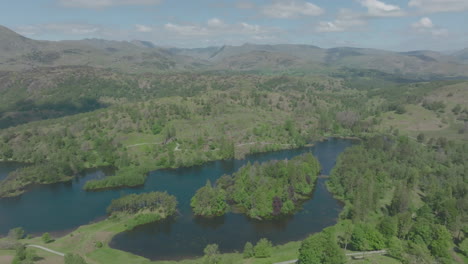 Tarn-Hows,-Nationalpark-Lake-District,-Sommer-2022,-Luftdrohne-Prores-422-Clip-7