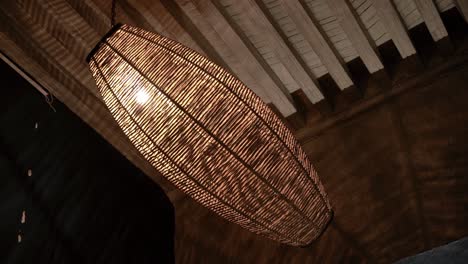 Artistic-lamp-design-in-the-ceiling