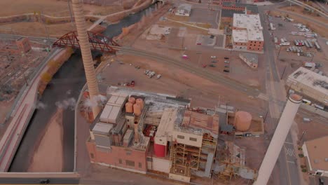 Aerial-views-of-a-very-old-looking-power-plant-factory-in-Denver-Colorado