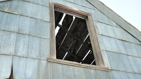 Close-Up-of-Window-in-Abandoned-Barn
