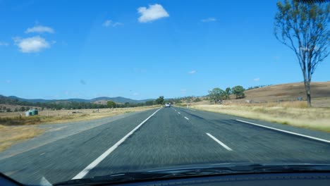 Autoperspektive-Fahren-Auf-Asphaltierten-Straßen-In-Australien,-Road-Trip-In-Queensland