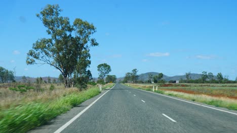 Autoperspektive-Fahren-Auf-Asphaltierten-Straßen-In-Australien,-Road-Trip-In-Queensland