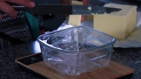 Balanza de cocina con bandeja de cristal GLASSKS