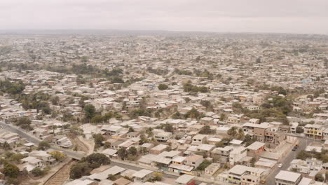 Suburbios-de-Manta-Ecuador-zona-de-clase-media-y-media-baja
