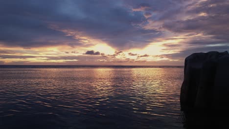 Sonnenuntergang-Auf-Der-Insel-La-Digue