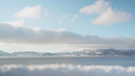 Pintoresco-Paisaje-De-Montaña-Y-Mar-En-Invierno-En-Noruega