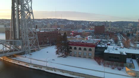 Winter-afternoon-at-Duluth,-city-in-Minnesota-snow