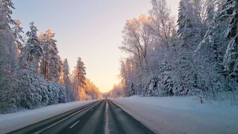Snow-covered-asphalt-roads