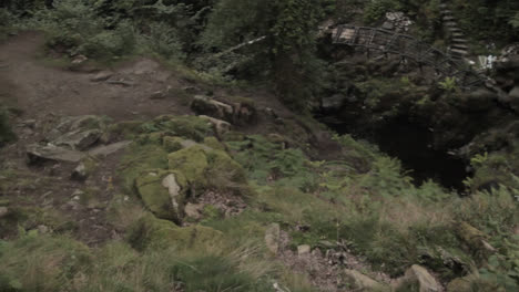 Ein-Wasserfall-Namens-Aira-Force-Befindet-Sich-Im-Cumbria-County-Und-Dem-Civil-District-Von-Matterdale-Im-Englischen-Lake-District