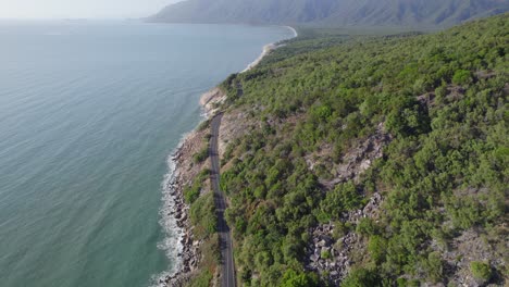 Rex-Lookout-With-Idyllic-Ocean-View-In-North-Queensland,-Australia---aerial-shot