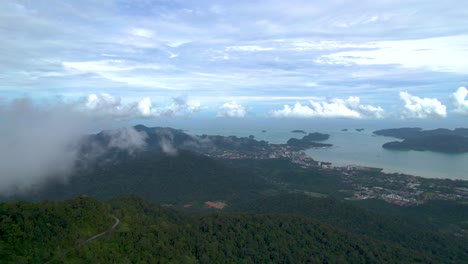 Amazing-panorama-view-from-the-Gunung-Raya-mountain,-the-highest-point-in-Langkawi,-Malaysia