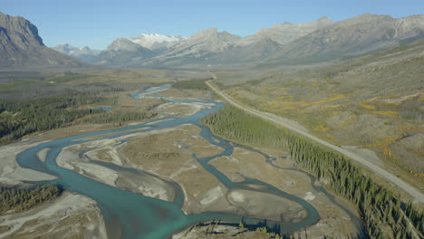 Landscape-Of-A-River-With-Sandbanks-And-Rocky-Mountain-Scenery-Near-Nordegg,-Alberta,-Canada