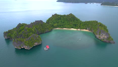Pequeña-Y-Hermosa-Isla-De-Pulau-Pasir-En-Malasia