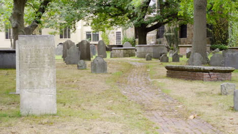 Grabsteine-Von-Einem-Der-ältesten-Friedhöfe-In-Den-Vereinigten-Staaten