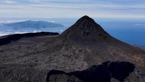 Aerial-view-of-the-amazing-Pico-mountain-crater-at-Pico-Island,-Azores