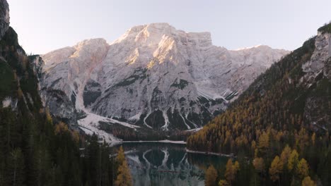 Fixed-Aerial-View-of-Italy's-Famous-Lake-Braies-in-Autumn