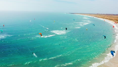 Kite-surfers-training-in-Sal,-Cape-Verde