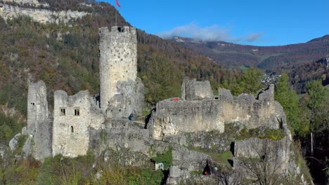 Ruina-Del-Castillo-Neu-falkenstein-Cerca-De-Balsthal-Suiza-Vista-Aérea