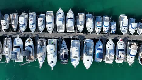 Sailing-boats-in-small-harbour-in-Greece