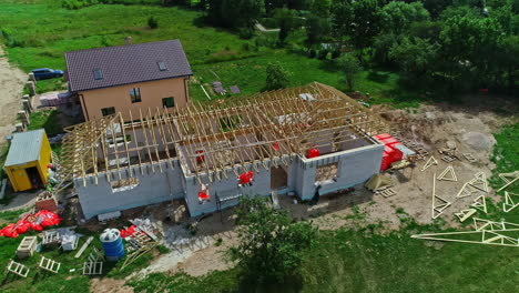 Dachkonstruktion-Rohbau-Mit-Satteldach