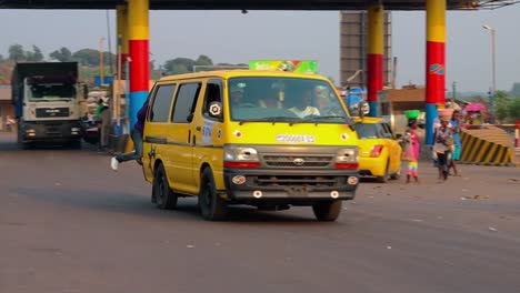 Overloaded-taxi-on-Rural-Road---Kinshasa-Kongo-Central-DRC-Congo