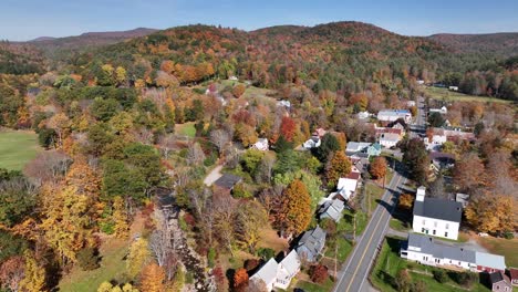 New-England-Herbstluftaufnahme-über-Reading-Vermont