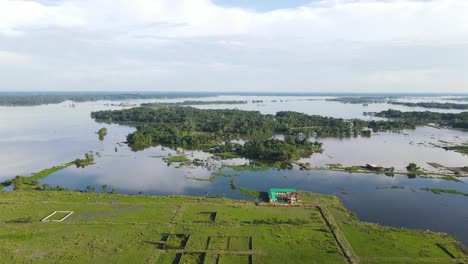 Luftaufnahme-Des-überschwemmten-Landgebiets-In-Bangladesch,-Das-In-Hochwasser-Getaucht-Ist