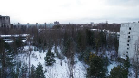 Abandoned-residential-block-of-Pripyat-city-near-Chernobyl-in-winter