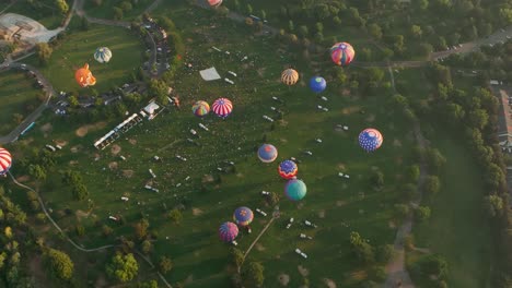 Top-down-drone-shot-of-a-hot-air-balloon-event