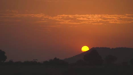 Sun-setting-behind-Hills-of-Gwalior
