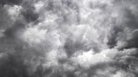 Nube-De-Tormenta-épica-Oscura-4k