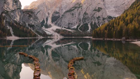 Drone-Flies-Over-Famous-Lake-Braies,-Italy