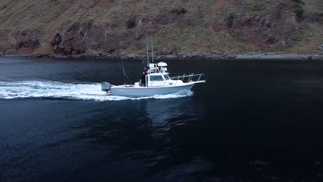 Drohnenansicht-Eines-Bootes-Auf-Der-Insel-San-Clemente