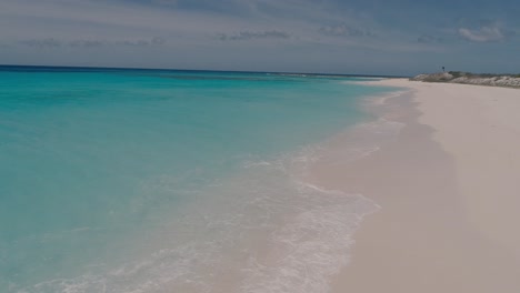 Footprint-on-white-sand-beach-of-Couple-In-Beach-Tent-Tropical-island,-Los-Roques