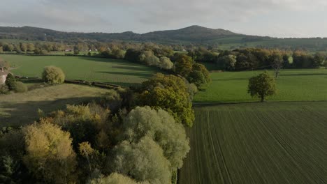 Herefordshire-Herbstlandschaft-Luftlandschaft-Malvern-Hills-Hecken-Bäume-Felder-England-Großbritannien