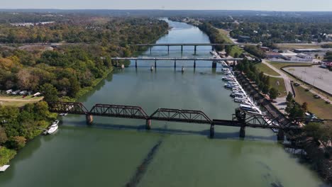 Savannah-River-In-Augusta,-Georgia.-Luftaufnahme