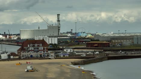 Great-Yarmouth-Lifeguards-Industrial-Seafront-Riesenrad-Antenne