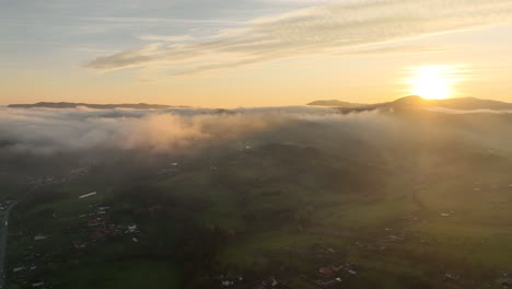 Filmaufnahmen,-Die-Mit-Meiner-Mavic-3-Drohne-An-Einem-Wunderschönen-Sonnenuntergangstag-Aufgenommen-Wurden