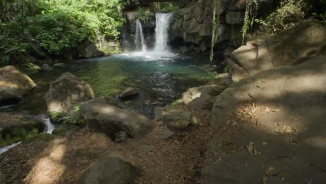 Nach-Oben-Kippen:-Golgotha-Wasserfall-Im-Uruapan-Michoacan-Nationalpark