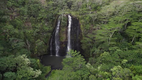Dramatic-footage-revealing-famous-Wailua-Falls
