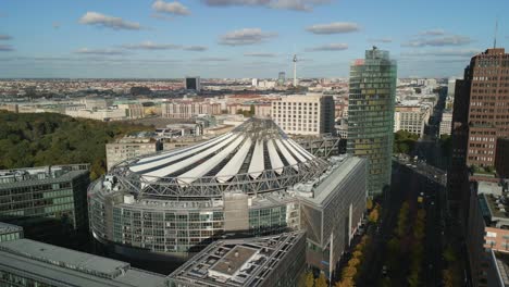 Special-roof-in-Berlin-city-downtown-center