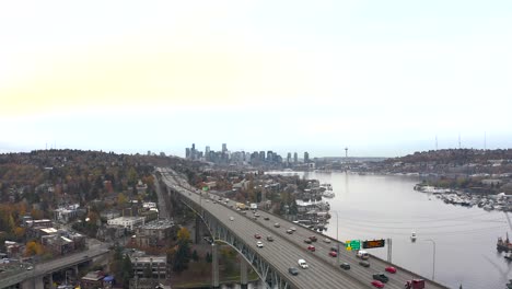 Lowering-aerial-view-over-the-Ship-Canal-Bridge-in-Seattle,-Washington