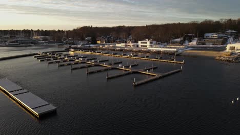 Empty-docks-on-Muskegon-lake-during-the-first-winter-storm-of-the-year